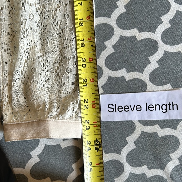 Alice Moon Lace button up top szS - Picture 9 of 11